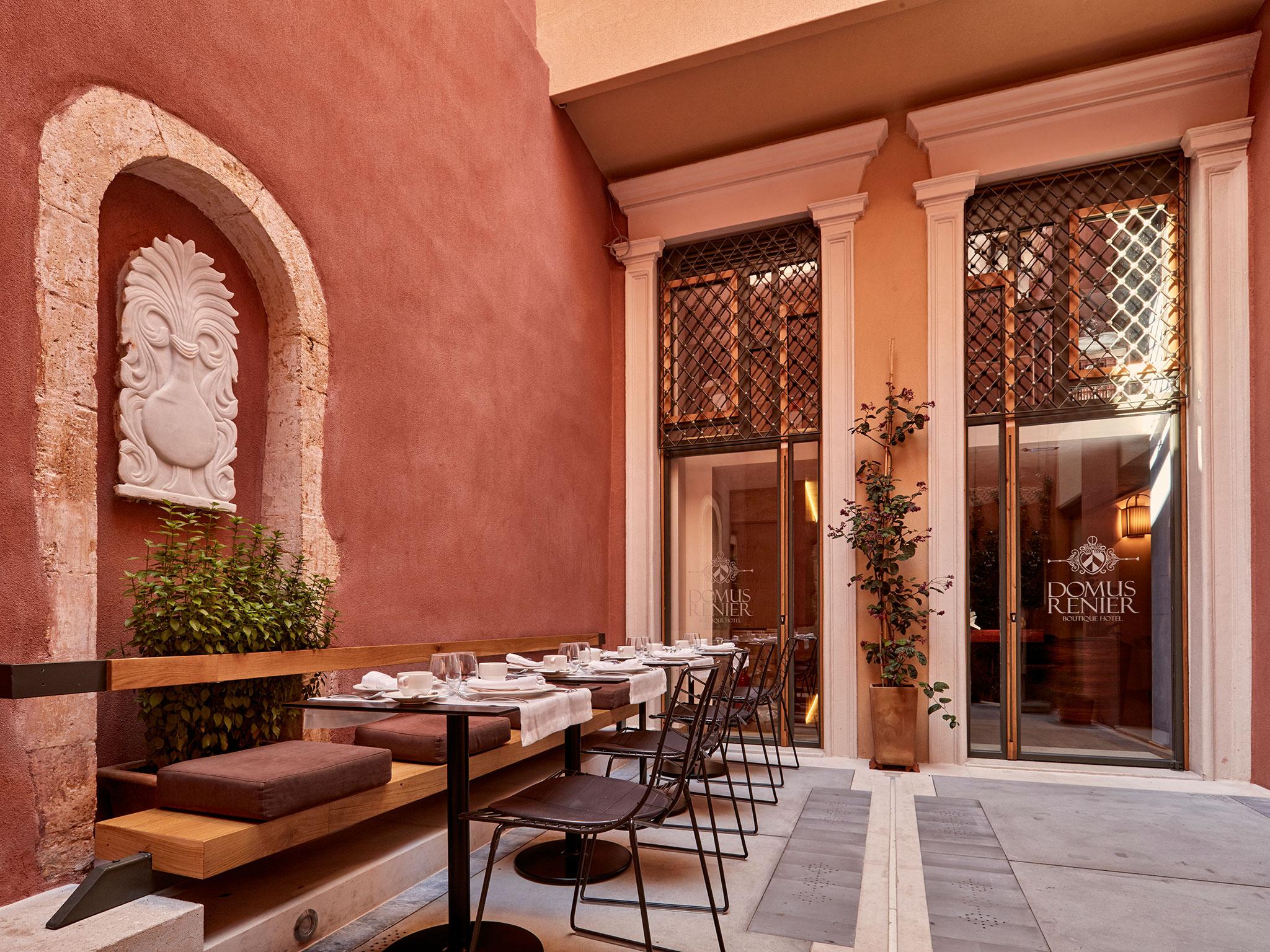โดมุส เรเนียร์ บูติก โฮเทล - ฮิสตอริก โฮเทล เวิร์ลด์ไวด์ Hotel Chania  ภายนอก รูปภาพ